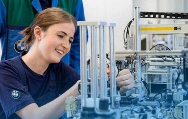 Prospek Kerja Teknik Elektronika untuk Wanita