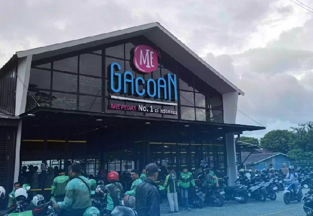 PT Pesta Pora Abadi Pemilik